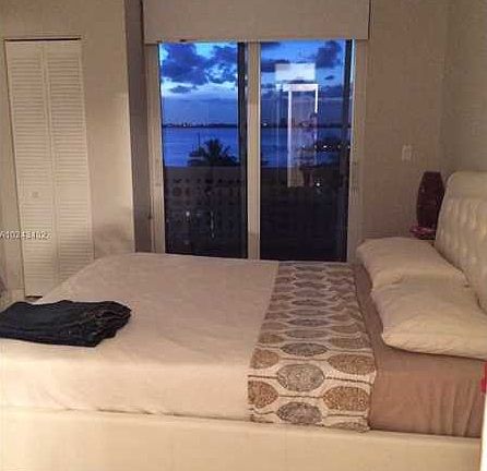 4th image of 1670 Lincoln Ct APT 6D
