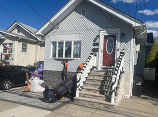 15809 102nd St, Howard Beach, NY 11414