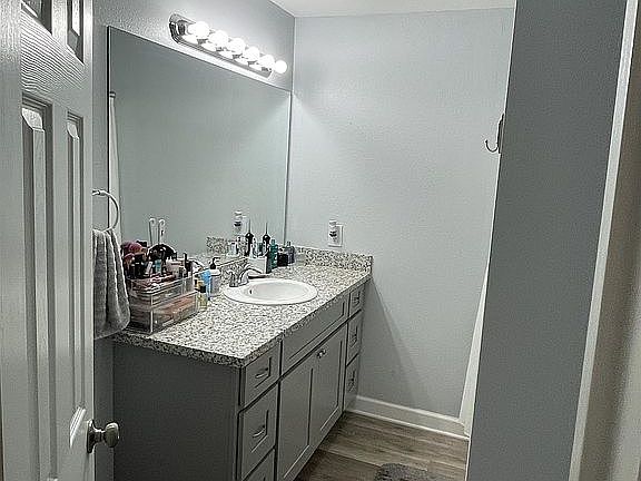 4th image of 252 Walnut St