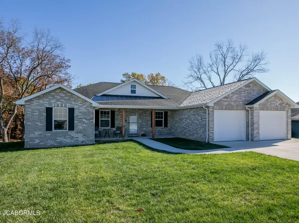 915 Cochise Dr, Holts Summit, MO 65043