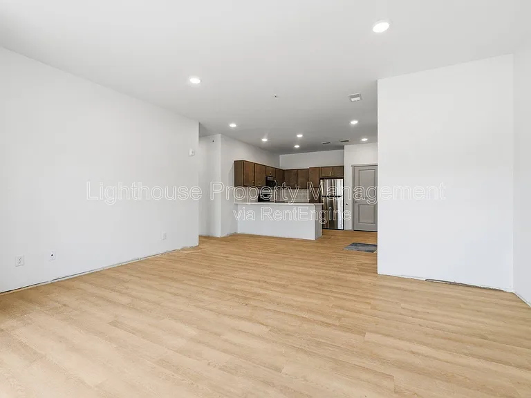 Riverbend Flats Apartments — Photo 42
