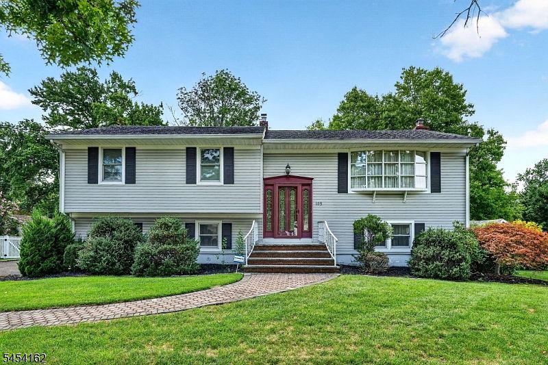 1st image of 105 VICTORIA DRIVE