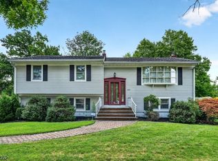 105 Victoria Dr, Clark, NJ 07066