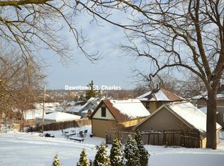 712 S 3rd St, St Charles, IL 60174