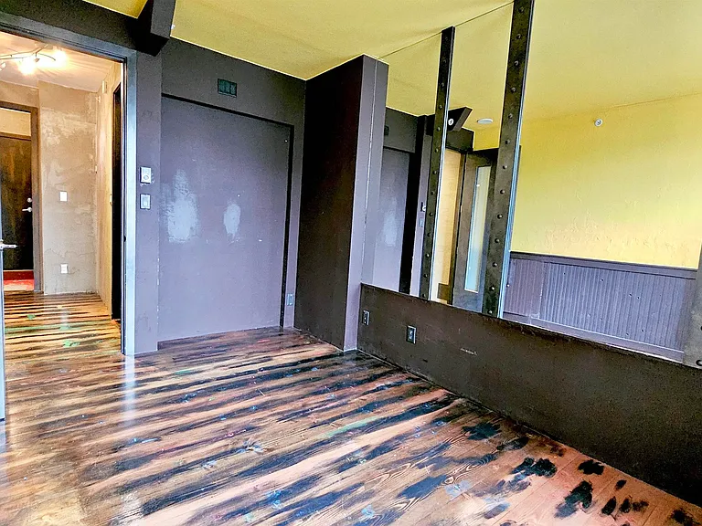 480 Robson St #906 — Photo 9