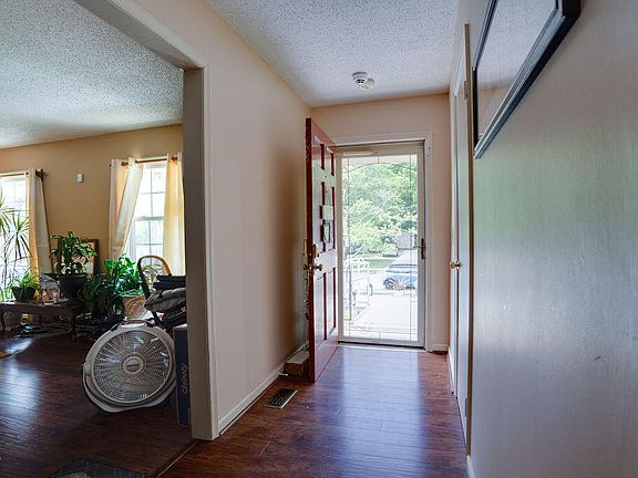 5th image of 1912 Middlewood Ct
