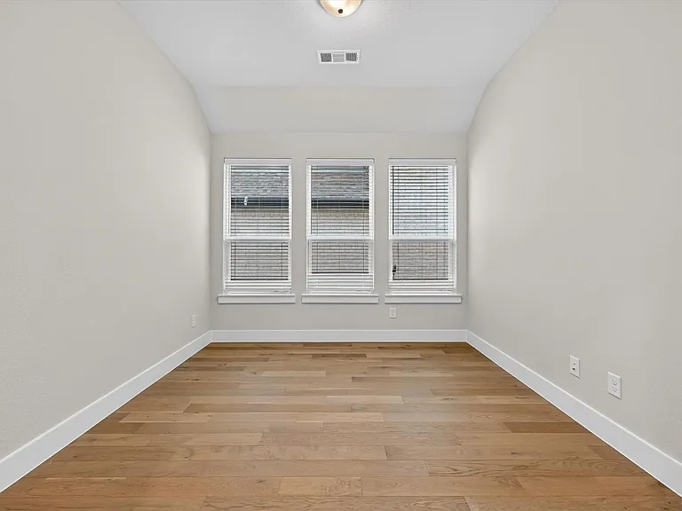 4123 Windy Point Rd — Photo 15