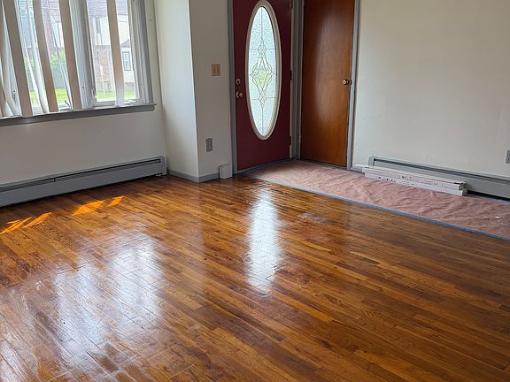 2nd image of 7 Jefferson Ave Floor 1