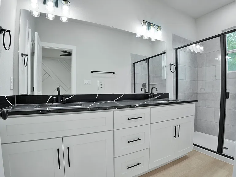 525 Dakota St — Photo 33