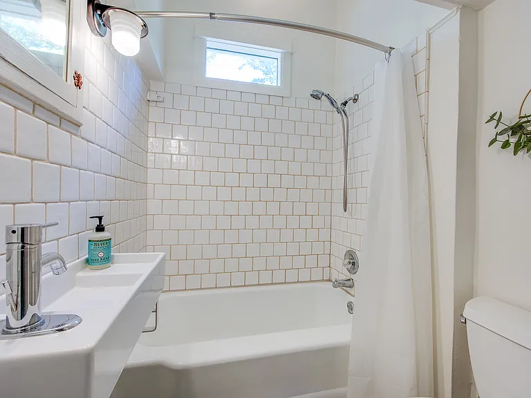 1725 Barker Ave — Photo 16