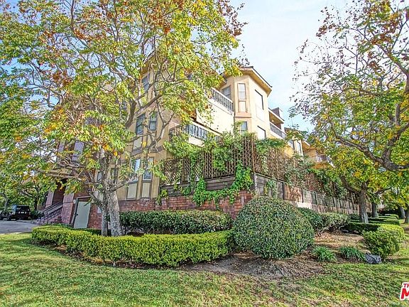 2nd image of 4595 Wilshire Blvd Unit 204