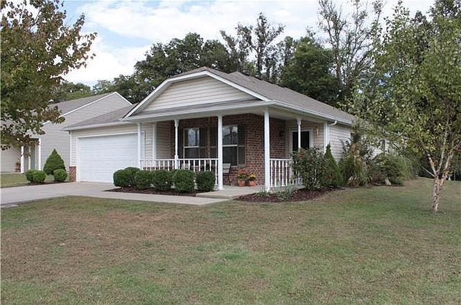 1st image of 2775 Sutherland Dr