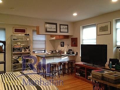 2nd image of 76 Carmine St APT 3