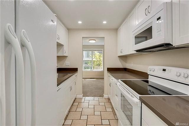 1st image of 9809 NE 124th St APT 301