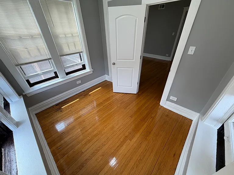 7026 S Clyde Ave #3S — Photo 6