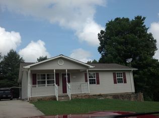 1265 Sandcut Rd, Oneida, TN 37841