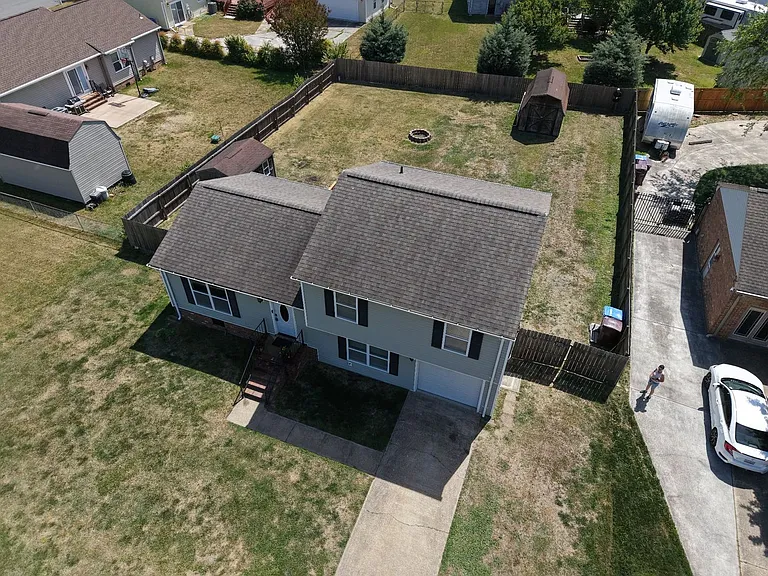 509 Bowling Green Ct — Photo 35