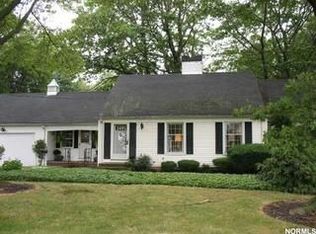 2004 Brainard Rd, Lyndhurst, OH 44124