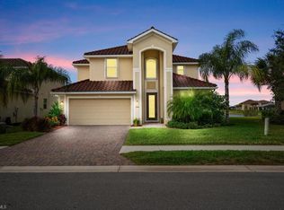 2446 Heydon Cir E, Naples, FL 34120