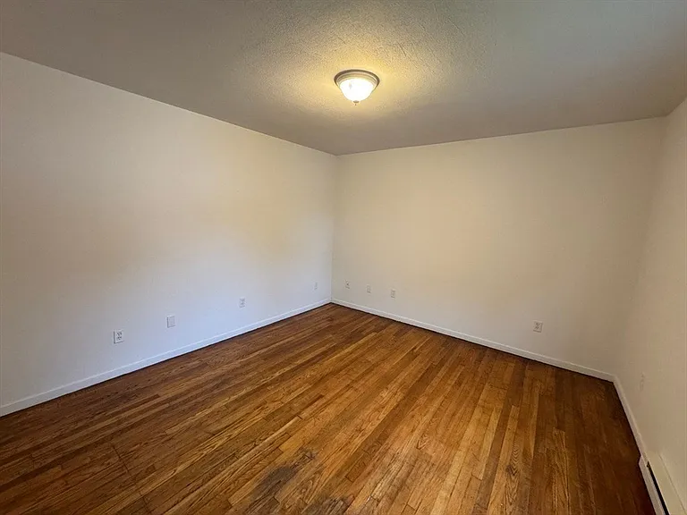 33-35 Hitchcock St #2 — Photo 20