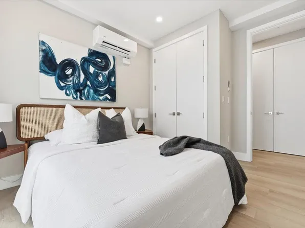 134 New York Avenue image 10 of 31