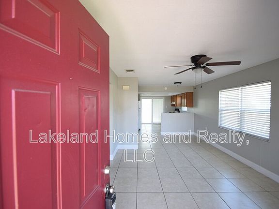 3rd image of 815 Trina Ln