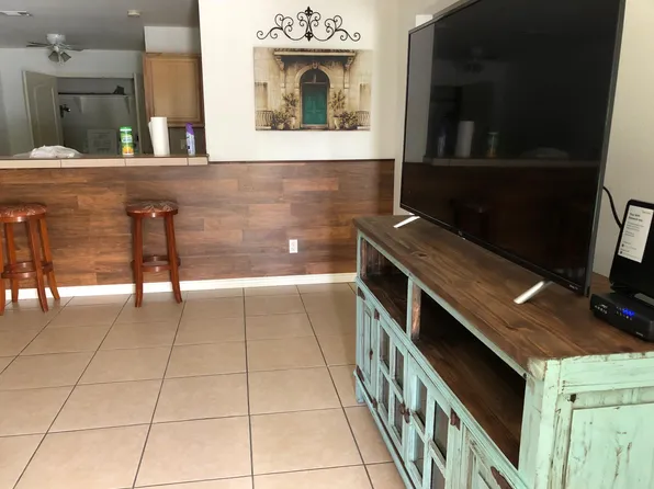 915 N 20th St, Nederland, TX 77627