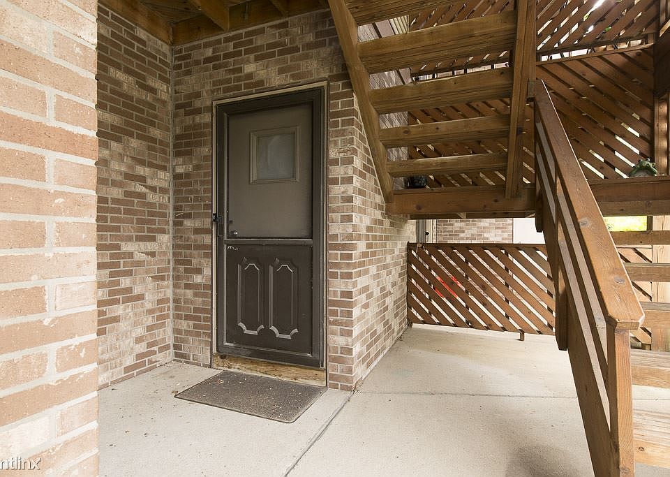 1st image of 16394 Clarkson Dr