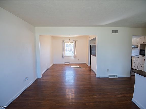 5th image of 3841 Nottingham Ave