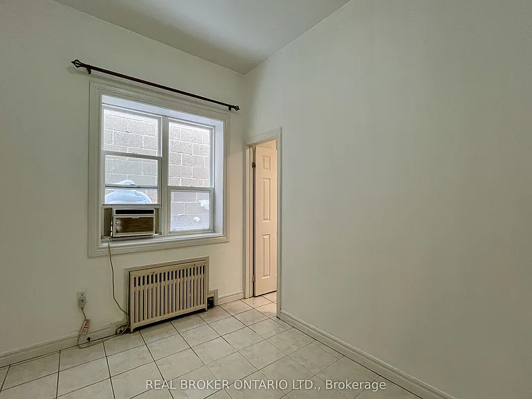274 Coxwell Ave #2 — Photo 7