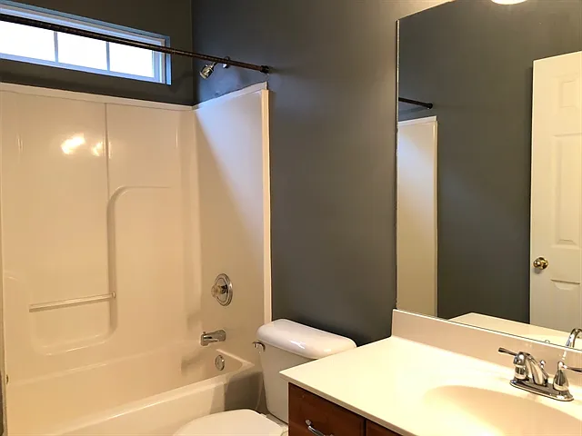 1010 Tanyard Springs Dr — Photo 15