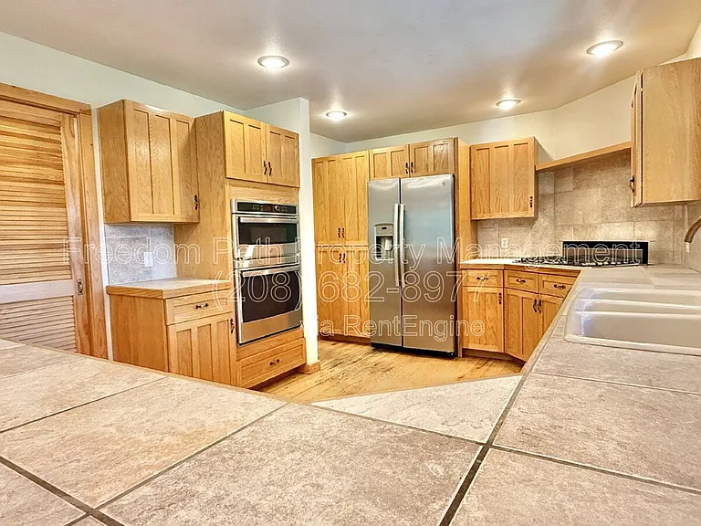 166 Wildwood Ln — Photo 12