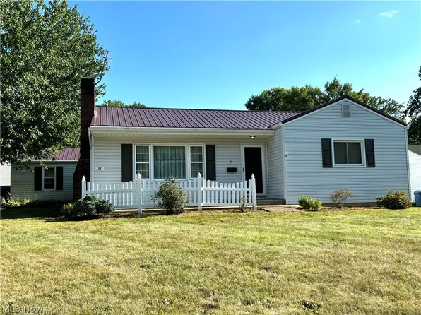 31 7th St, Columbiana, OH 44408
