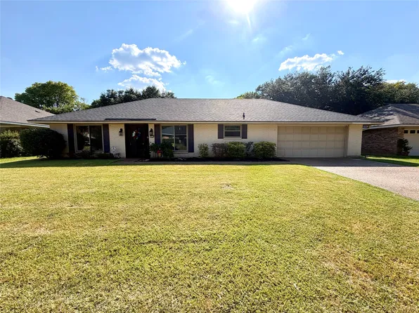 7514 Camelback Dr, Shreveport, LA 71105