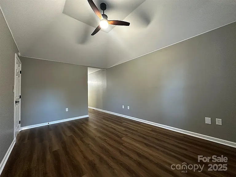 75 Eden St NW — Photo 12