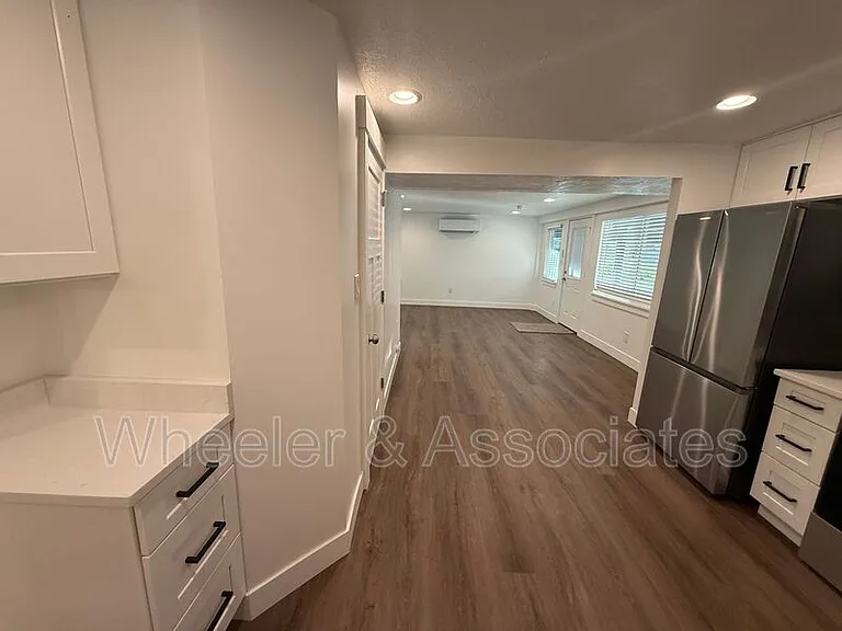 3714-3718 Brinker Ave — Photo 24