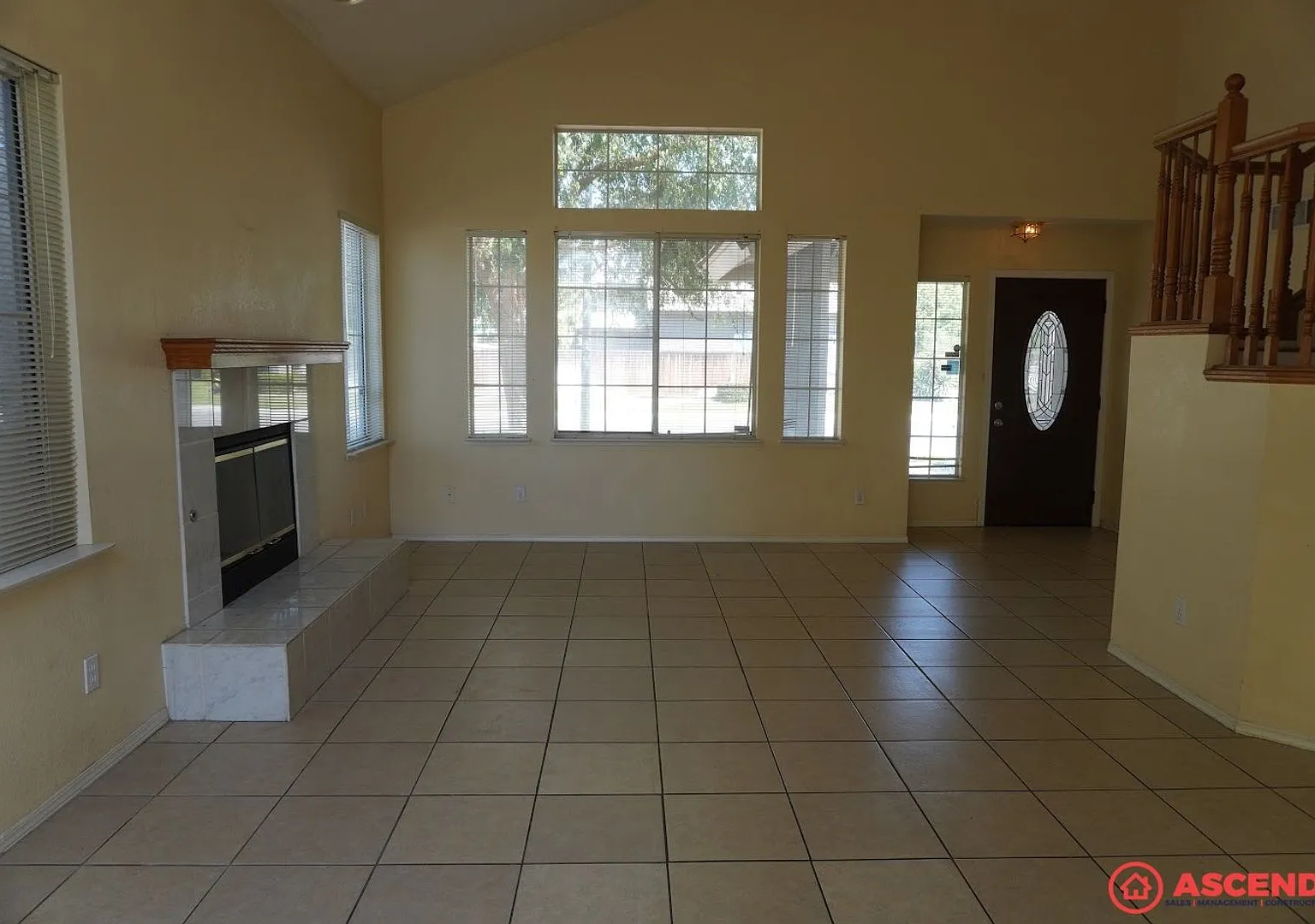Fabulous Home in Campus Park! — Photo 3