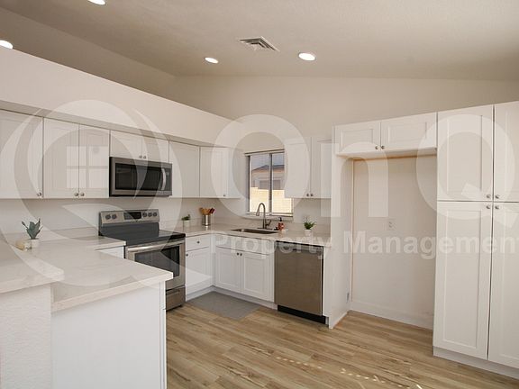 2nd image of 7849 W Hearn Rd