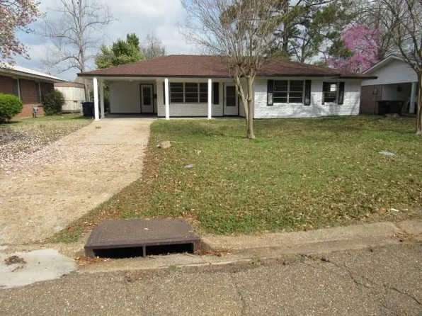 704 Watson Dr, Natchitoches, LA 71457