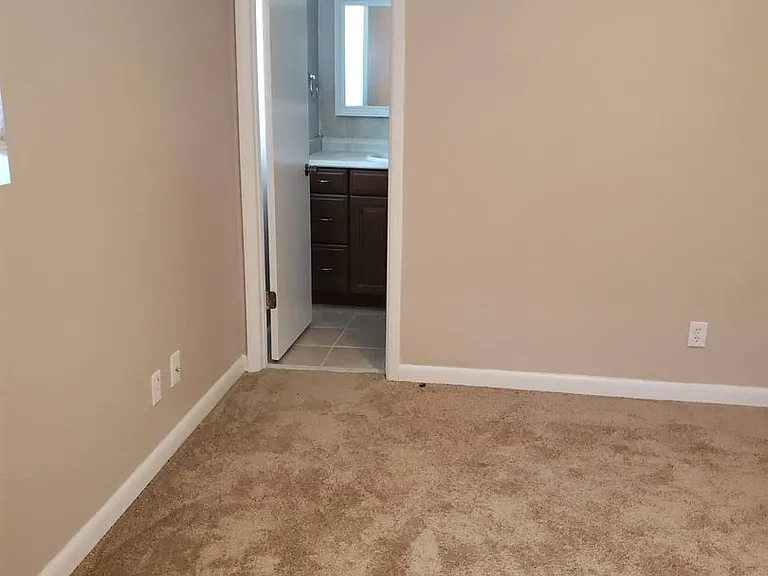 4617 Park St — Photo 16