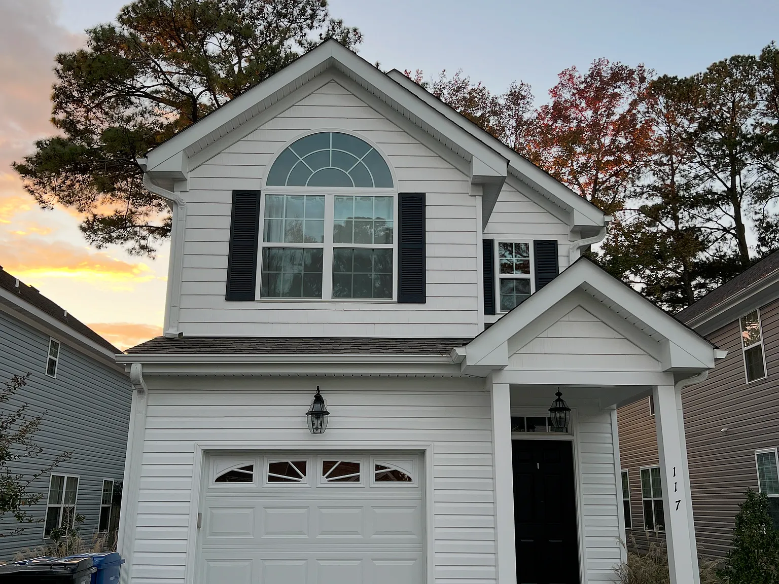 4 bed, 2.5 bath, 2225 sqft, $3,800 — Photo 1