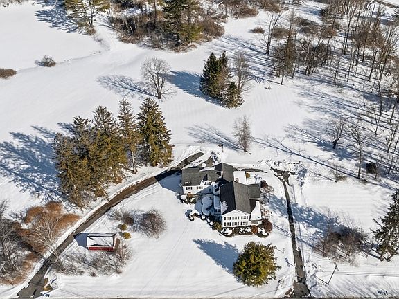 5th image of 851 Lenox Rd