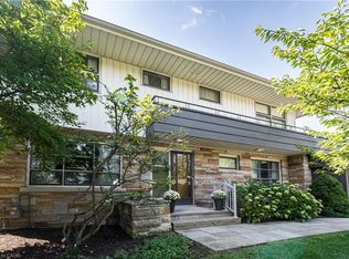 6 Freeland Ct, Hamilton, ON L8S3R5