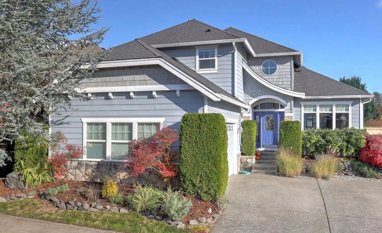 Stunning and upgraded 4 bed — Photo 1
