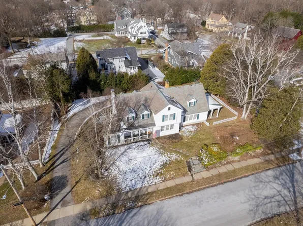 65 Litchfield Avenue, Rutland City, VT 05701