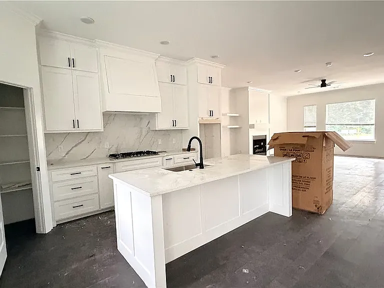 15 Skipton Dr — Photo 5