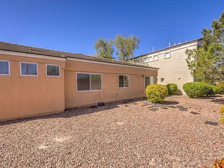 10540 Allthorn Ave — Photo 33