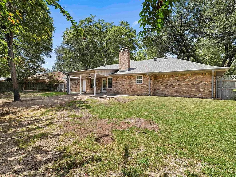 809 David Dr — Photo 16