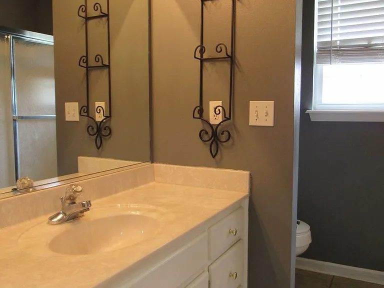 16 Emerald Cir — Photo 36