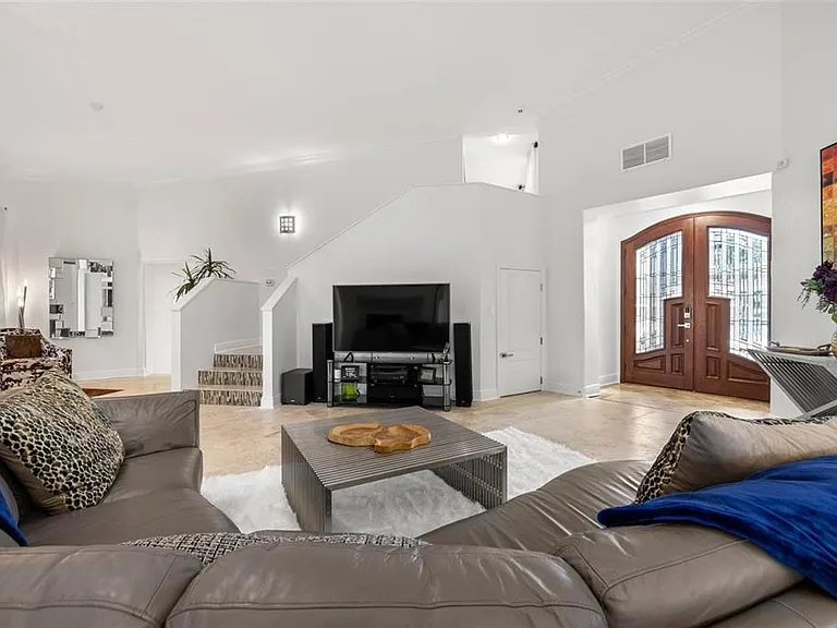 2785 Bayside Dr S — Photo 9